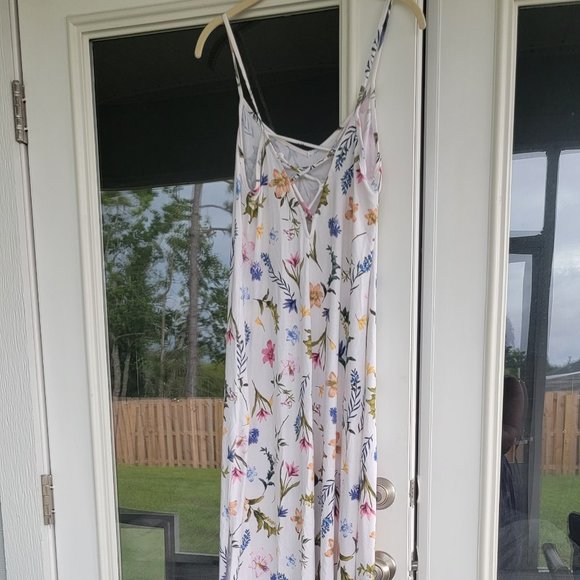 Berska Floral Maxi Tie Back Maxi Dress - Picture 1 of 7